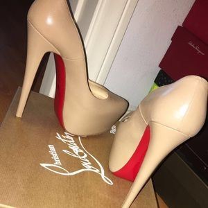 Christian Louboutin Daffodile Pumps